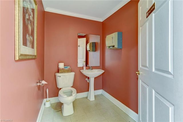 1418 Freeway Drive, Reidsville, NC 27320