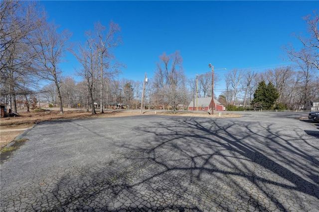 1418 Freeway Drive, Reidsville, NC 27320