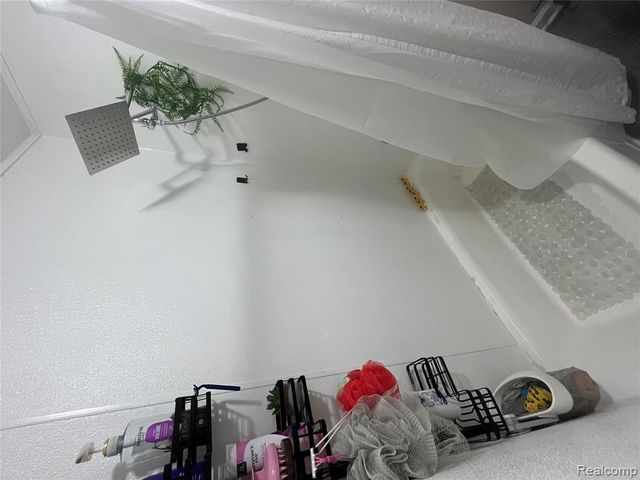 8647 Chalmers Avenue, Warren, MI 48089