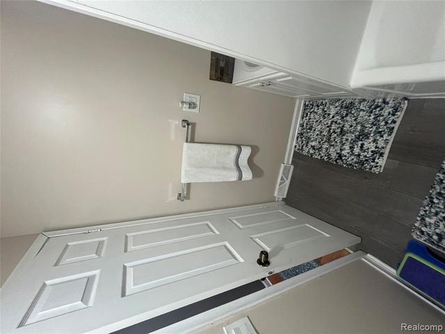 8647 Chalmers Avenue, Warren, MI 48089