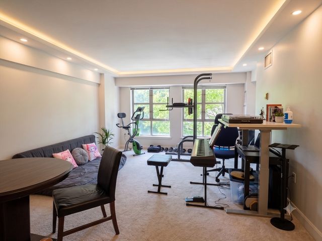 931 Massachusetts Ave 303, Cambridge, MA 02139