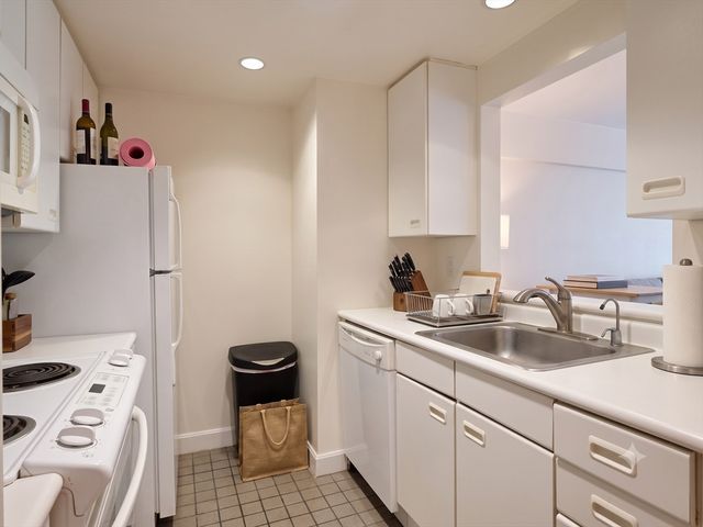 931 Massachusetts Ave 303, Cambridge, MA 02139