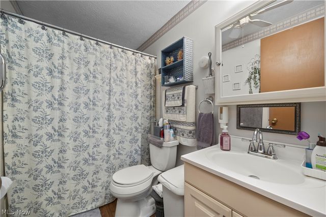 829 Delaware Avenue, Elyria, OH 44035