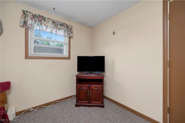 829 Delaware Avenue, Elyria, OH 44035