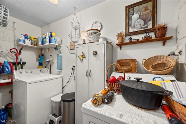 829 Delaware Avenue, Elyria, OH 44035