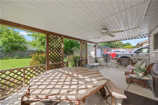 829 Delaware Avenue, Elyria, OH 44035