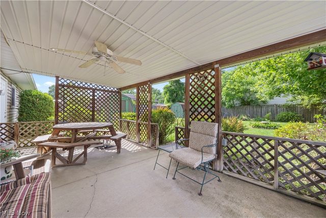 829 Delaware Avenue, Elyria, OH 44035