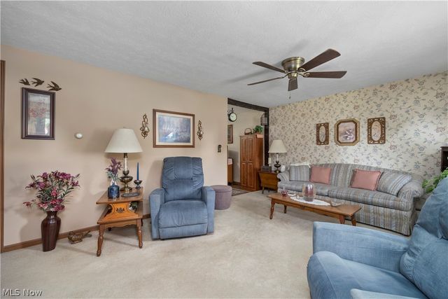 829 Delaware Avenue, Elyria, OH 44035