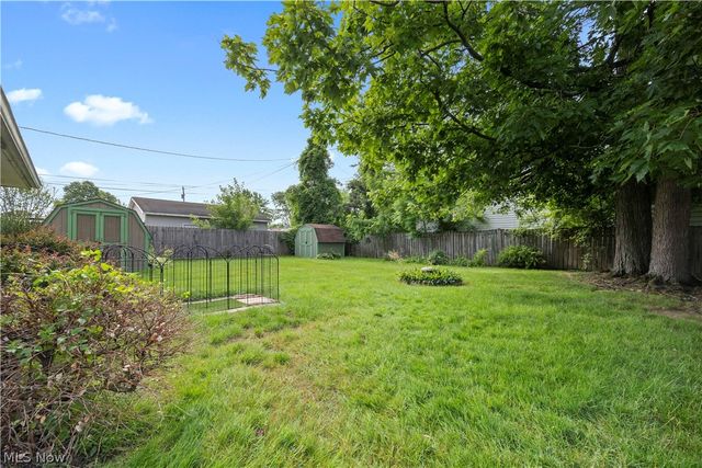 829 Delaware Avenue, Elyria, OH 44035
