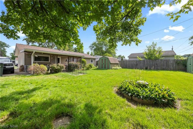 829 Delaware Avenue, Elyria, OH 44035