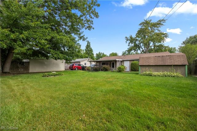 829 Delaware Avenue, Elyria, OH 44035