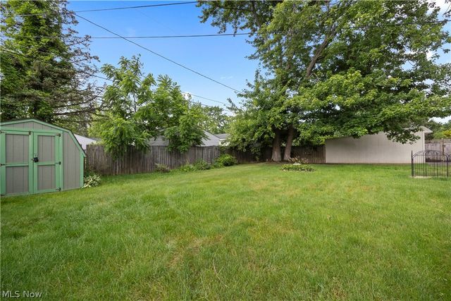 829 Delaware Avenue, Elyria, OH 44035