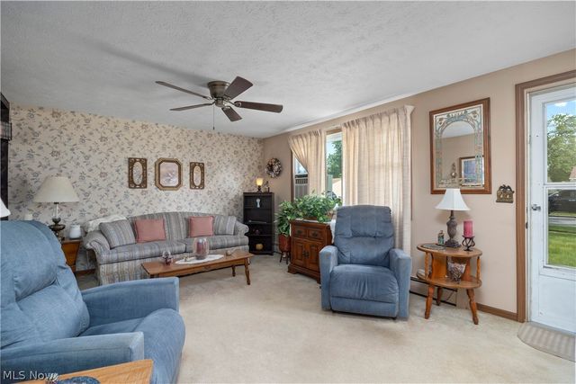 829 Delaware Avenue, Elyria, OH 44035