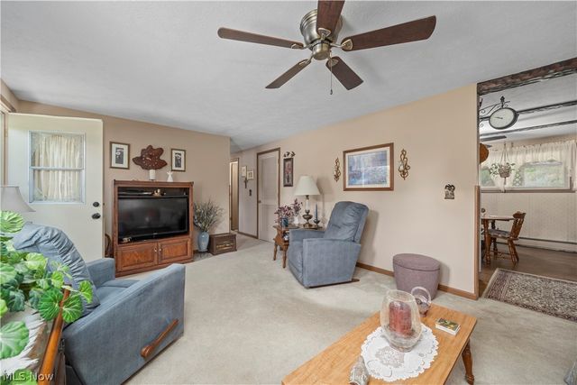 829 Delaware Avenue, Elyria, OH 44035