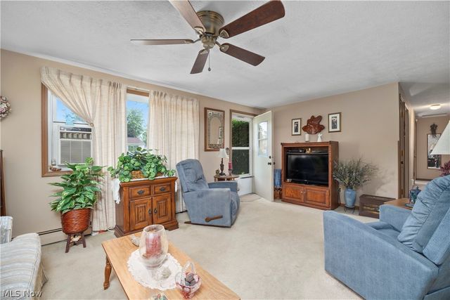 829 Delaware Avenue, Elyria, OH 44035