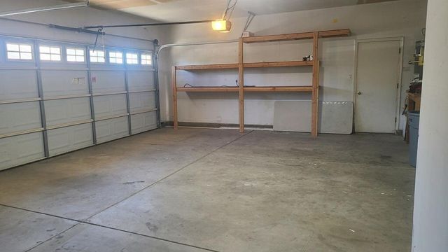 2616 E Omaha Avenue, Fresno, CA 93720