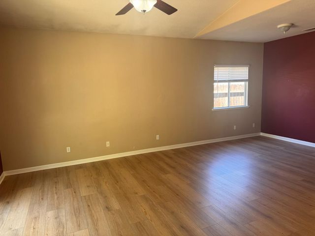 2616 E Omaha Avenue, Fresno, CA 93720