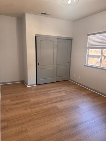 2616 E Omaha Avenue, Fresno, CA 93720