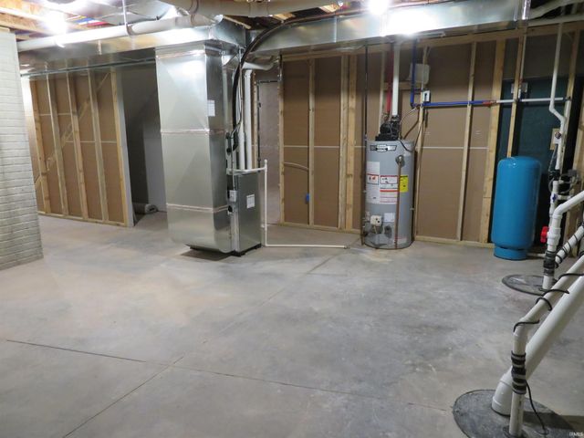 18497 Falcons Lair Court, New Paris, IN 46553