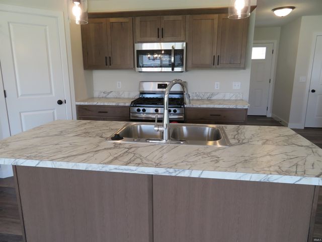 18497 Falcons Lair Court, New Paris, IN 46553