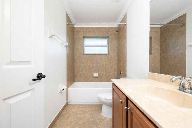12878 N 70th Pl Place N, West Palm Beach, FL 33412