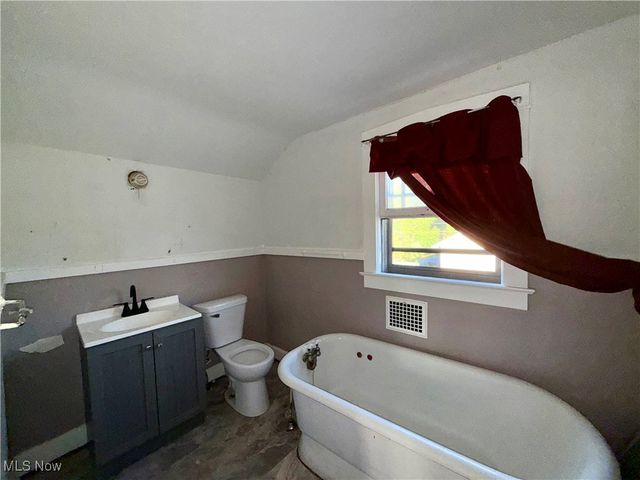 802 W Laclede Avenue, Youngstown, OH 44511