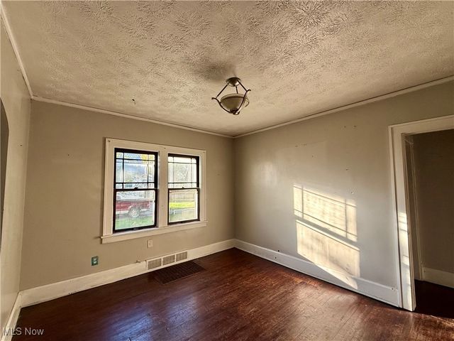 802 W Laclede Avenue, Youngstown, OH 44511