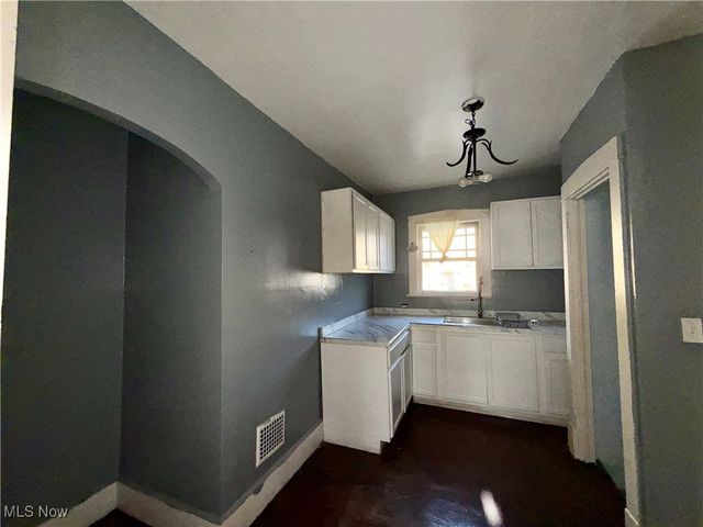 802 W Laclede Avenue, Youngstown, OH 44511