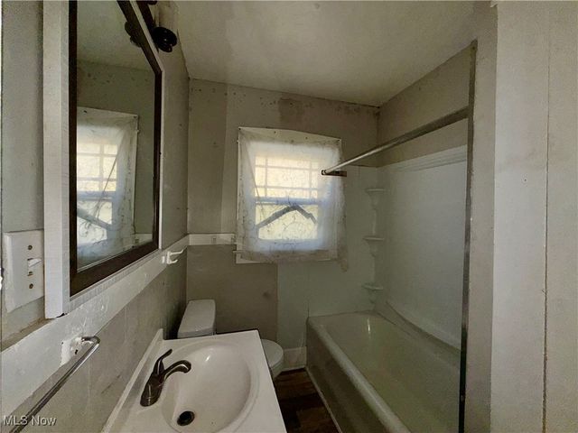 802 W Laclede Avenue, Youngstown, OH 44511