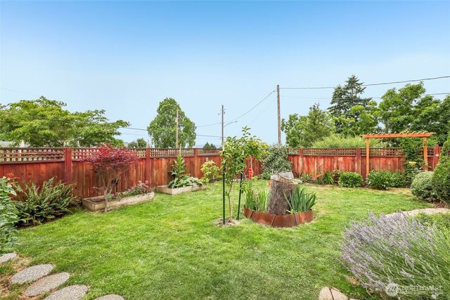1019 W 37th Street, Vancouver, WA 98660