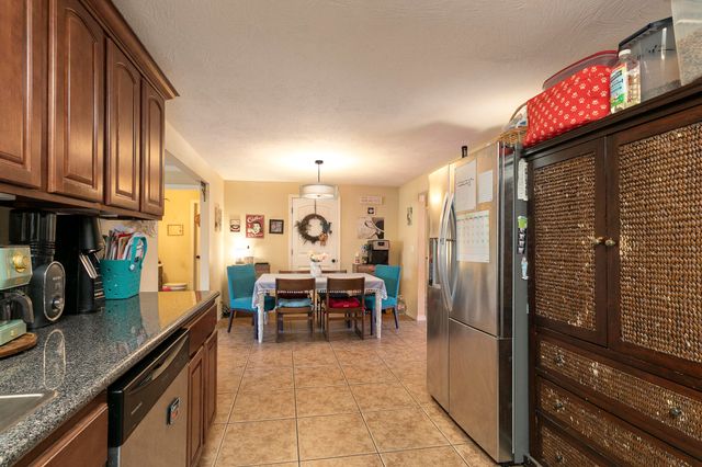 535 E Whiteside Street, Springfield, MO 65807