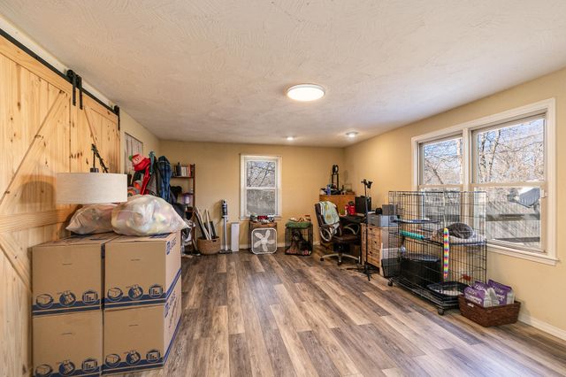 535 E Whiteside Street, Springfield, MO 65807