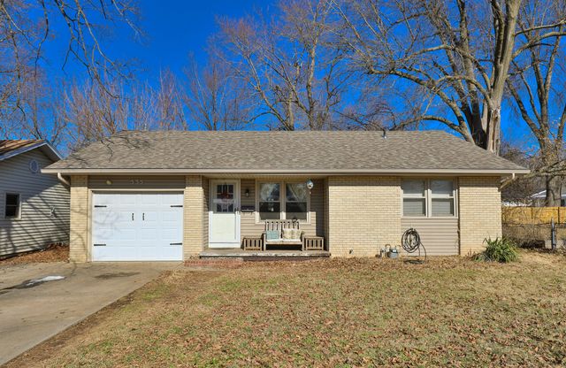 535 E Whiteside Street, Springfield, MO 65807