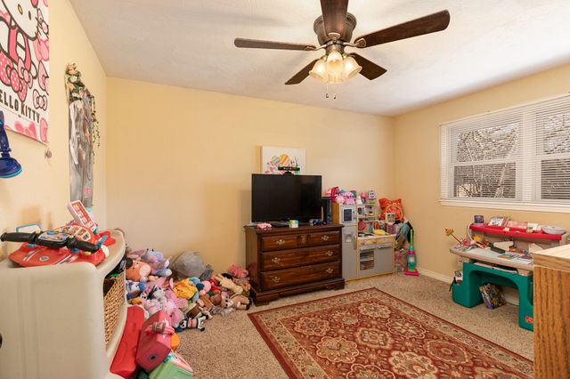 535 E Whiteside Street, Springfield, MO 65807