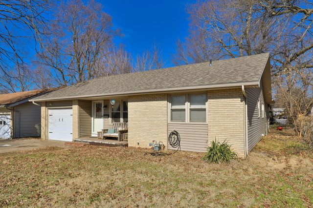 535 E Whiteside Street, Springfield, MO 65807