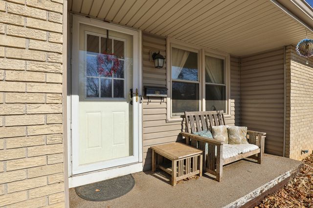 535 E Whiteside Street, Springfield, MO 65807