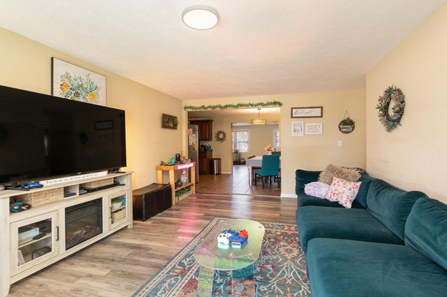 535 E Whiteside Street, Springfield, MO 65807