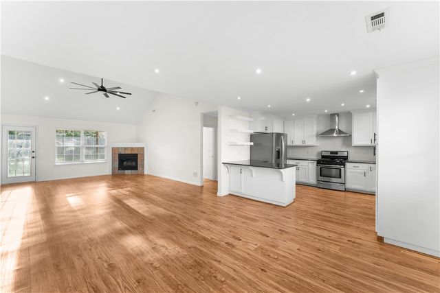 521 Prairie Street, Lowell, AR 72745