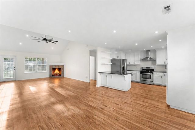 521 Prairie Street, Lowell, AR 72745