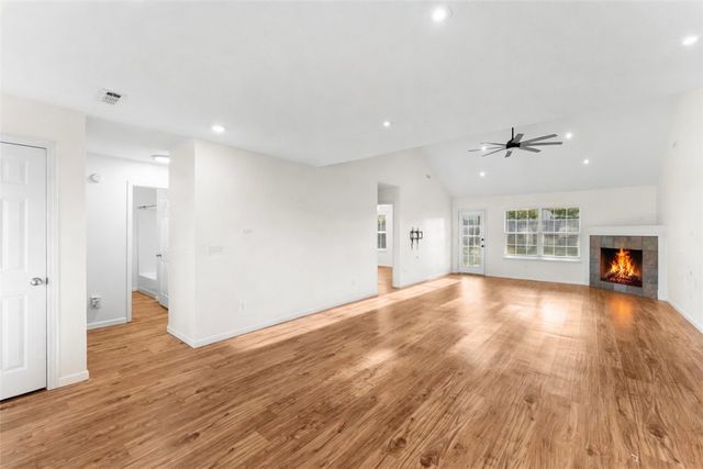 521 Prairie Street, Lowell, AR 72745