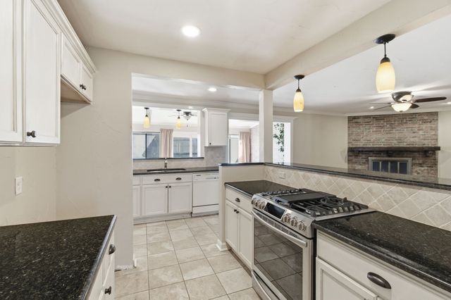 1760 Acorn Lane, Hurst, TX 76054