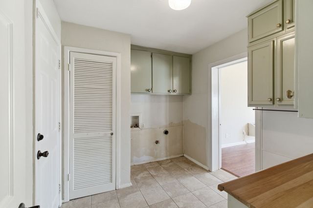 1760 Acorn Lane, Hurst, TX 76054