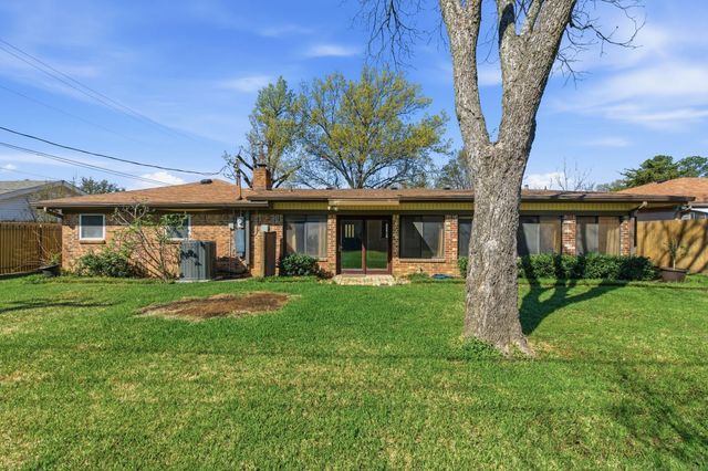 1760 Acorn Lane, Hurst, TX 76054