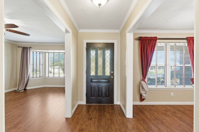 1760 Acorn Lane, Hurst, TX 76054