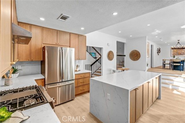 27064 Esward Drive, Calabasas, CA 91301