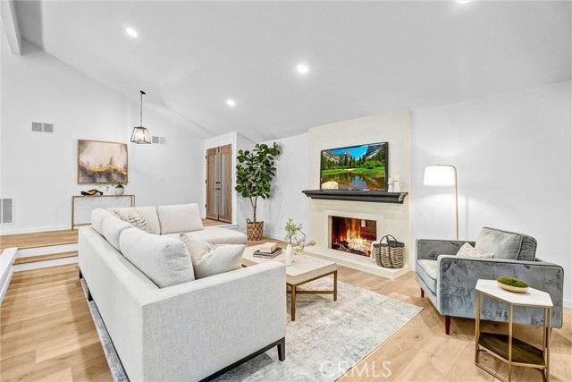 27064 Esward Drive, Calabasas, CA 91301