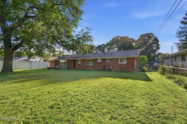 6051 E Benalex Drive, Toledo, OH 43612