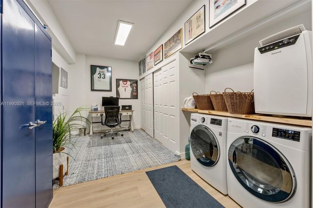 3028 NE Quayside Ln 34, Miami, FL 33138