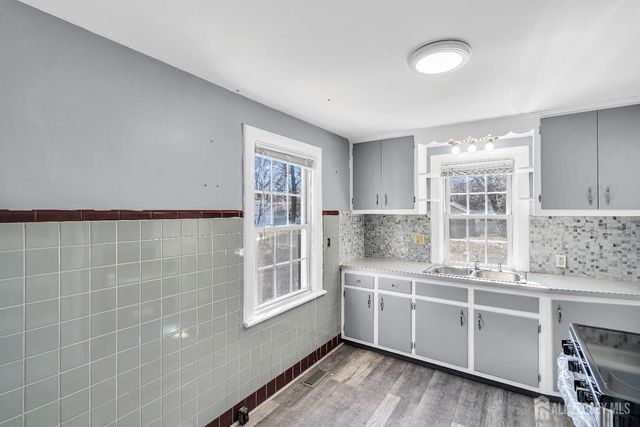 65 Green Street, Woodbridge Proper, NJ 07095