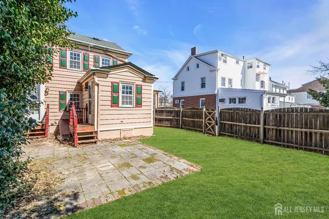 65 Green Street, Woodbridge Proper, NJ 07095